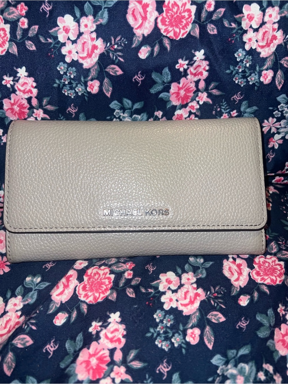 Michael kors wallet